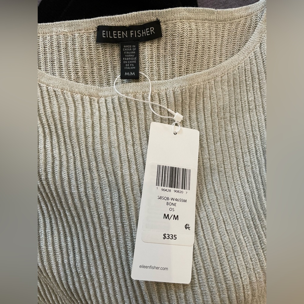 Beautiful sweater - Picture 2 of 4